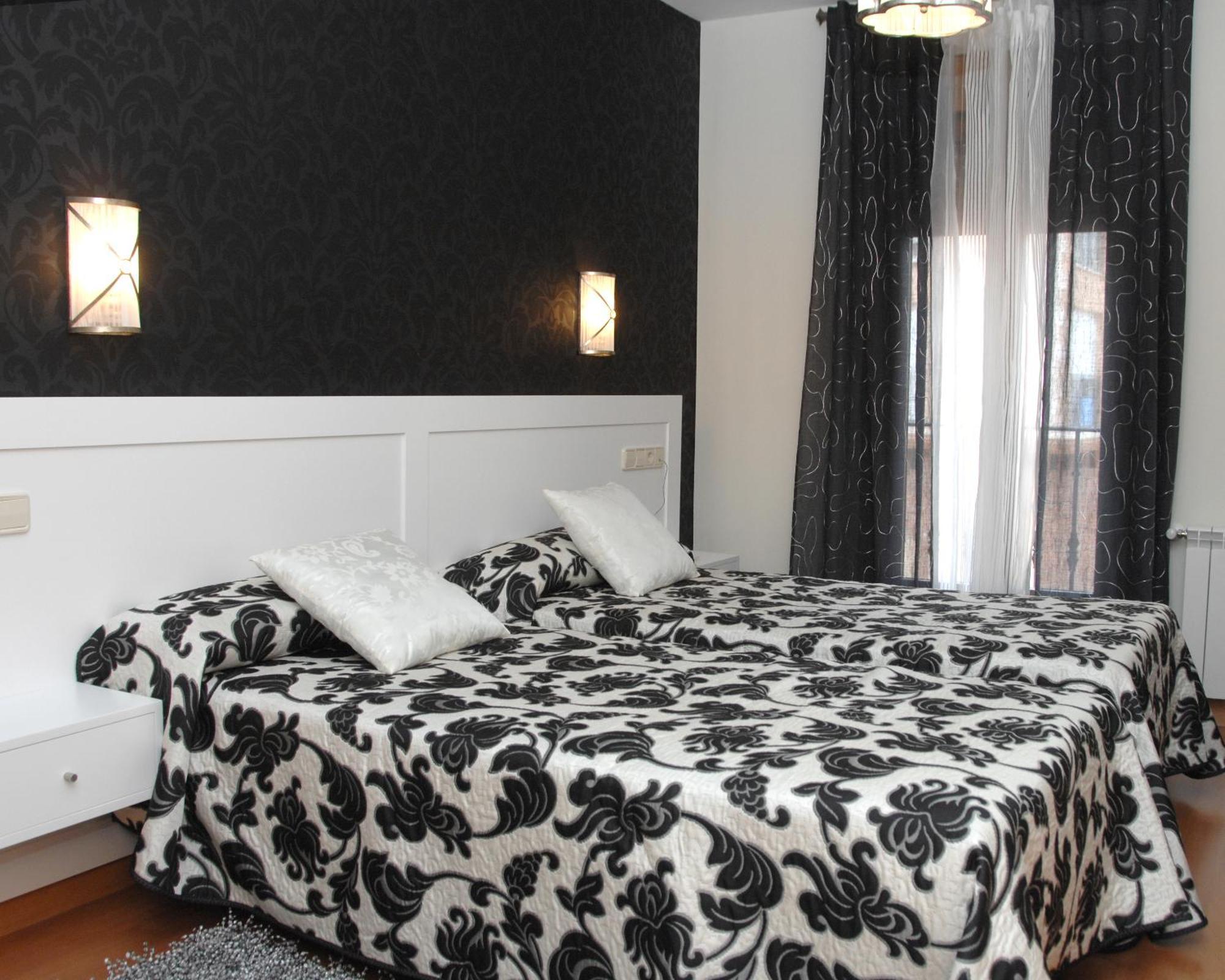 Hotel Hc Sigueenza Kültér fotó